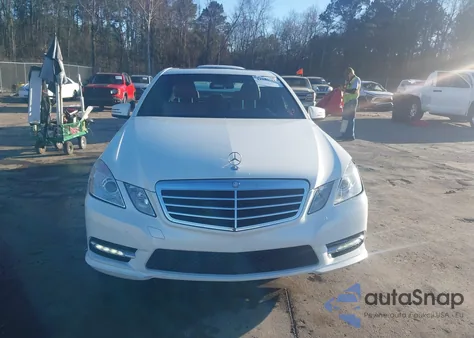 2013 Mercedes-Benz E 350 z USA, uszkodzony, nr VIN WDDHF5KB9DA770975